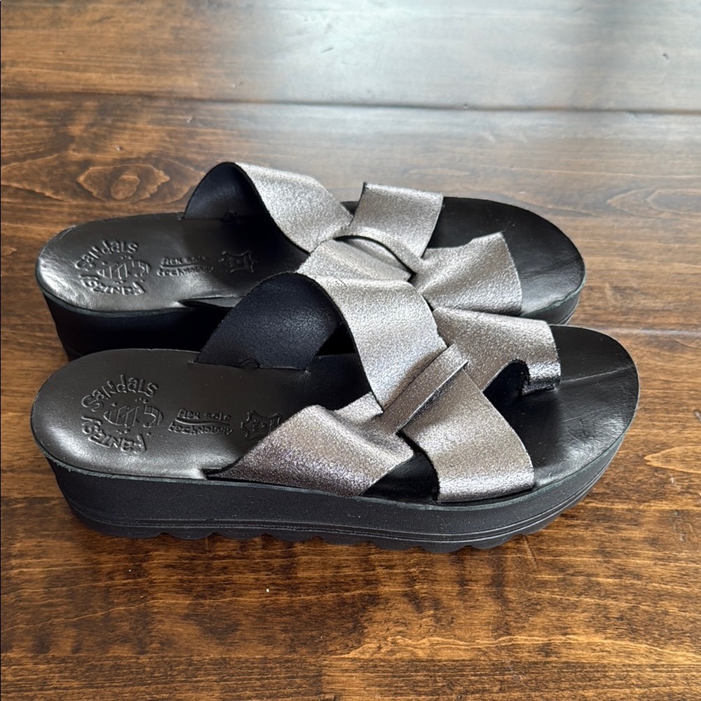 Fantasy Women's Black/Pewter Platform Sandals Size 39 (8-8.5)